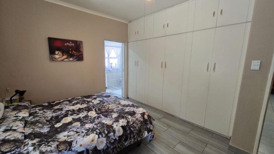 6 Bedroom Property for Sale in Churchill Estate Western Cape